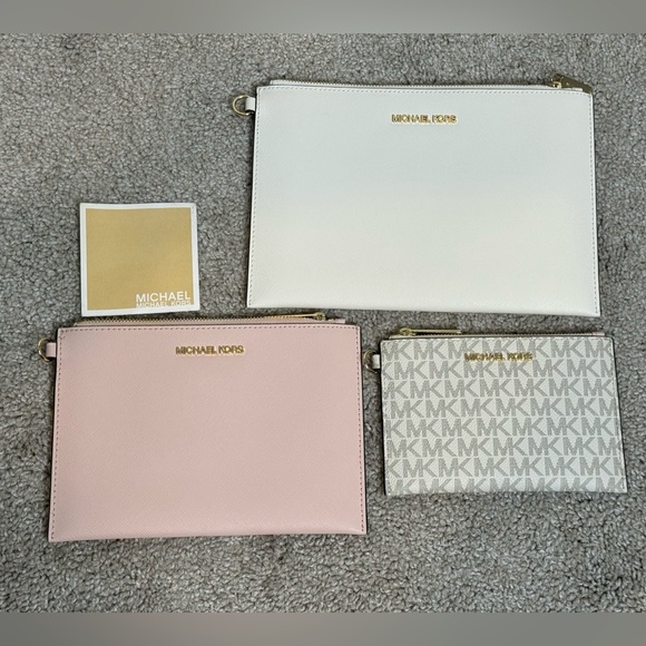 Michael Kors Trio Jet Set Signature Wristlet NWOT - Picture 2 of 3